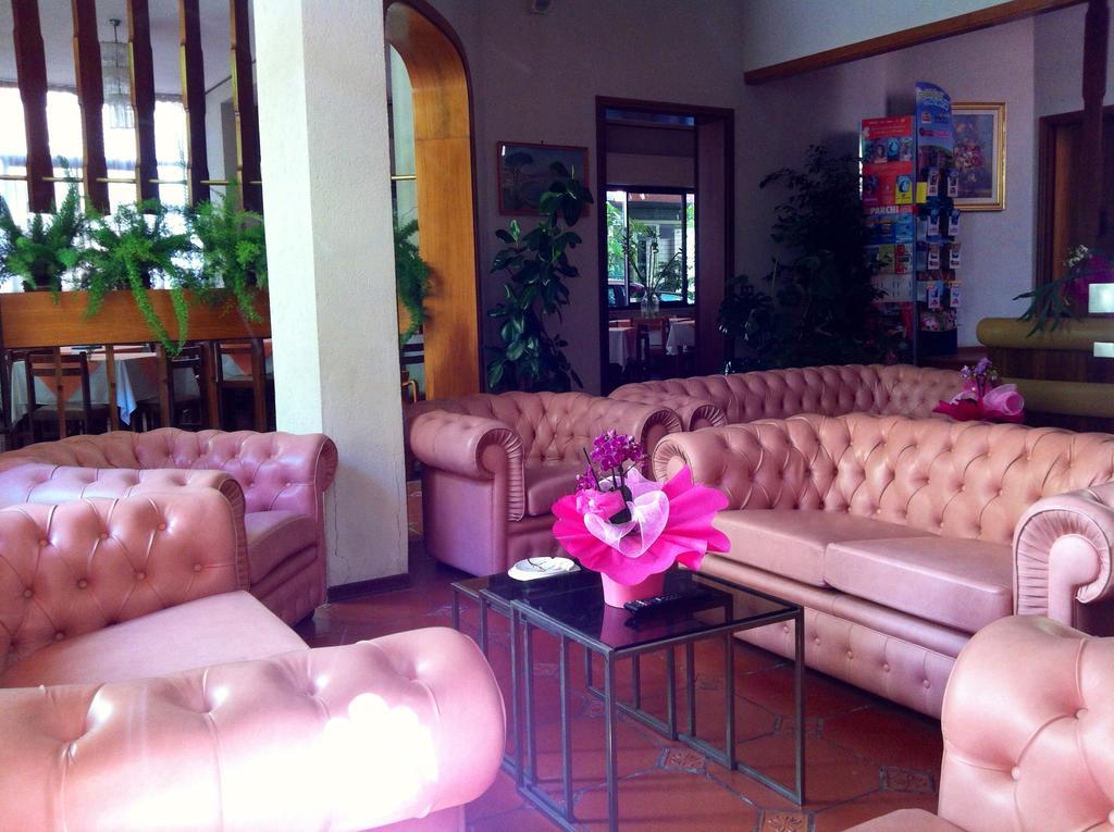 Meuble Lariana Otel Bellaria-Igea Marina Dış mekan fotoğraf